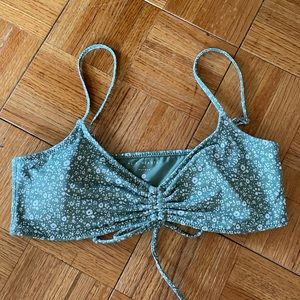 LA hearts green floral bikini with an adjustable front 💐💚